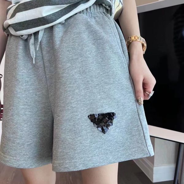 sequin triangle loose shorts designer drawstring short pants knee length elastic waist shorts, White;black
sequin triangle loose shorts designer drawstring short pants knee length elastic waist shorts, White;black