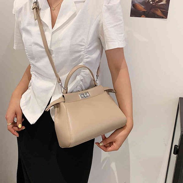 fashion women's new high-quality versatile bag luxury designer bag women trend fashion temperament lock single shoulder msenger hand
fashion women's new high-quality versatile bag luxury designer bag women trend fashion temperament lock single shoulder msenger hand