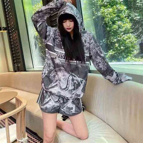 2022 new special offer model tie dye casual suit women's long sleeved hooded sweater shorts two-piece set fashionable and versatile fas, White
2022 new special offer model tie dye casual suit women's long sleeved hooded sweater shorts two-piece set fashionable and versatile fas, White