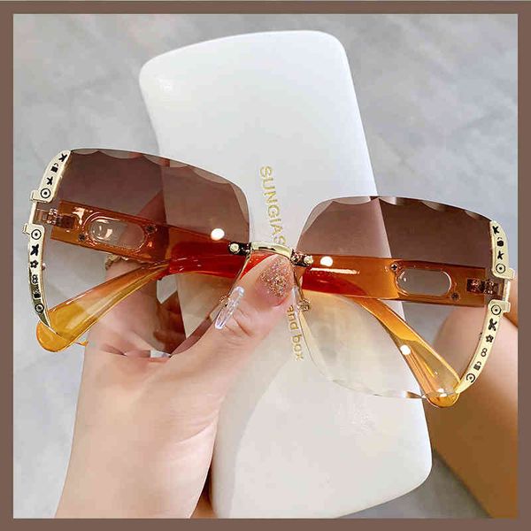 2022 new framels square gradient sunglass fashion trimming sunglass women's fashion glass, White;black
2022 new framels square gradient sunglass fashion trimming sunglass women's fashion glass, White;black