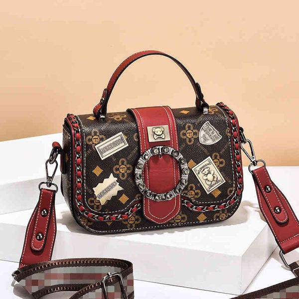fashion trend new ladies luxury brand designer bag wholesale version small square women's single shoulder wide belt
fashion trend new ladies luxury brand designer bag wholesale version small square women's single shoulder wide belt