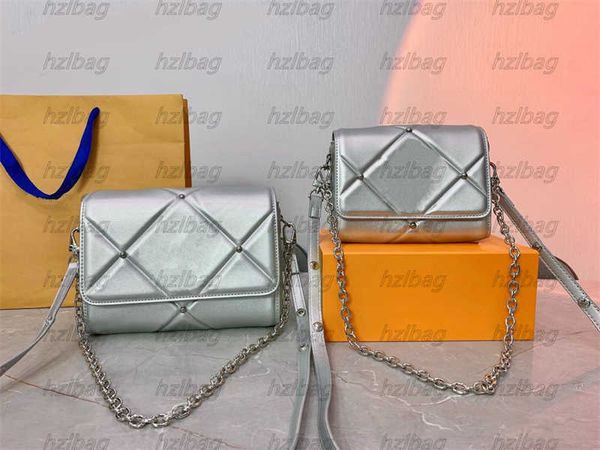 scintillating twist pm designers bags radiant silver twist-lock rivets argent shoulder bag black women luxurys designer limited leather
scintillating twist pm designers bags radiant silver twist-lock rivets argent shoulder bag black women luxurys designer limited leather