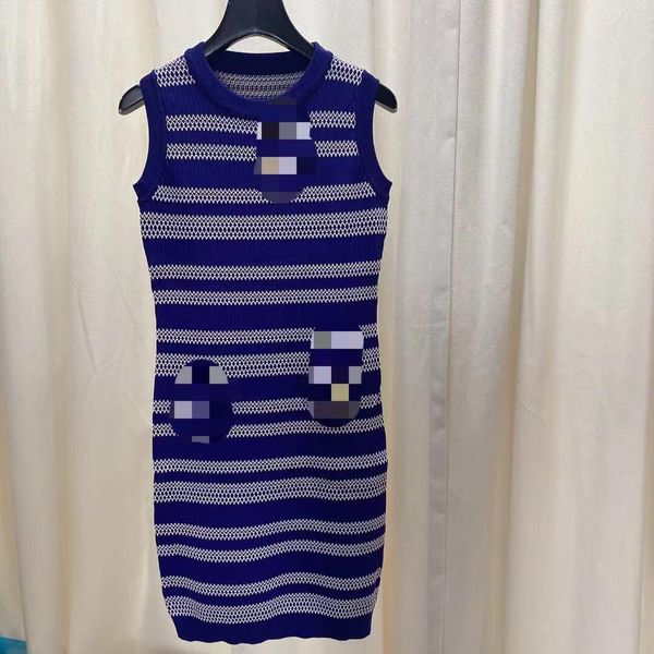 709 2022 milan runway spring summer brand same style sweater sleeveless blue white crew neck striped pullover womens qian, White;black
709 2022 milan runway spring summer brand same style sweater sleeveless blue white crew neck striped pullover womens qian, White;black