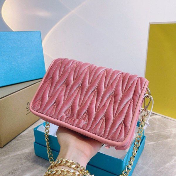 classic chain small square package texture women's 2022 early spring fashion leisure one shoulder messenger handbag lock bag color matc
classic chain small square package texture women's 2022 early spring fashion leisure one shoulder messenger handbag lock bag color matc