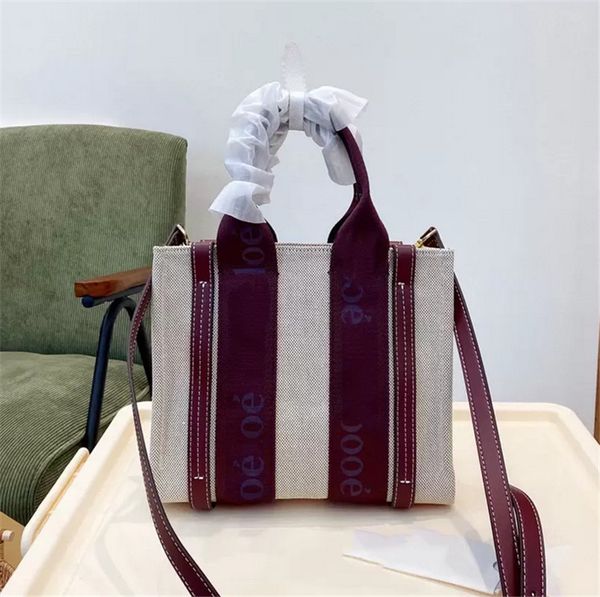 summer women purse and handbags 2022 new fashion casual small square bags unique designer shoulder messenger bags h0437
summer women purse and handbags 2022 new fashion casual small square bags unique designer shoulder messenger bags h0437