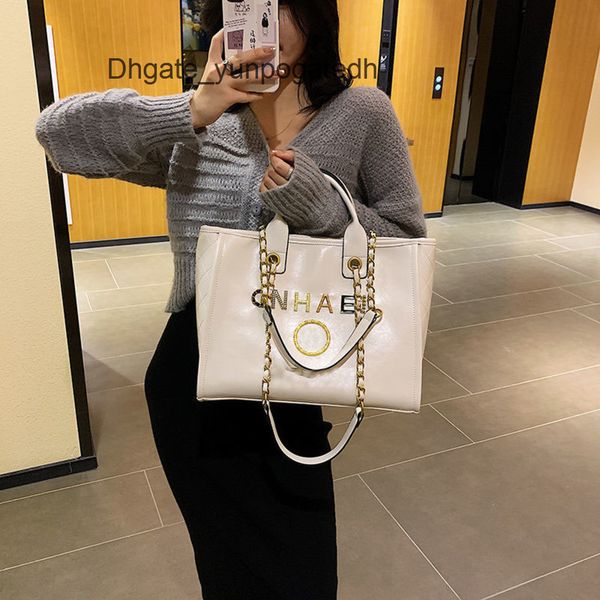 women's classic luxury handbags beach bags brand ch metal badge tote bag designer small mini evening handbag female capacity large leat, Black;red
women's classic luxury handbags beach bags brand ch metal badge tote bag designer small mini evening handbag female capacity large leat, Black;red