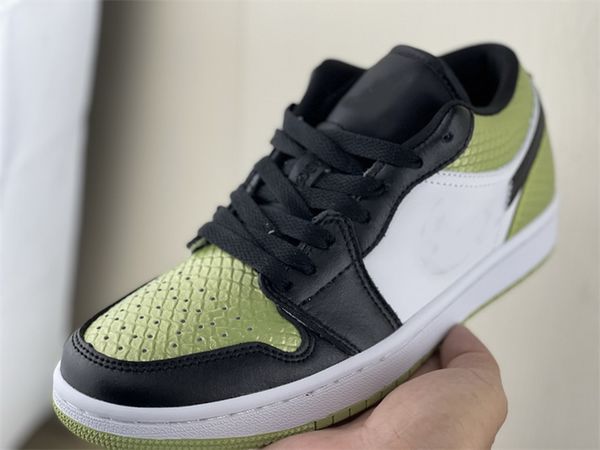 authentic low vivid green snakeskin 1s basketball shoes black white men women 1 leather fashion trainers sneakers dx4446-301 with box, Red;white
authentic low vivid green snakeskin 1s basketball shoes black white men women 1 leather fashion trainers sneakers dx4446-301 with box, Red;white