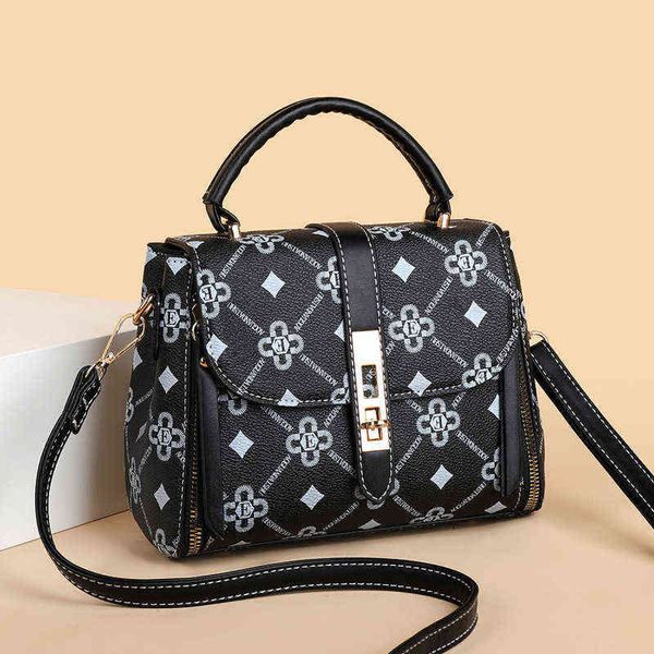 bag 2022 new shoulder women's high-capacity printed msenger 2022 factory online export fashion trendy brand ladies hand messenger bag
bag 2022 new shoulder women's high-capacity printed msenger 2022 factory online export fashion trendy brand ladies hand messenger bag