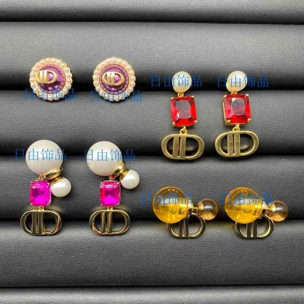 new letter square color diamond pearl earrings light luxury fashion silver needle earrings, Golden
new letter square color diamond pearl earrings light luxury fashion silver needle earrings, Golden