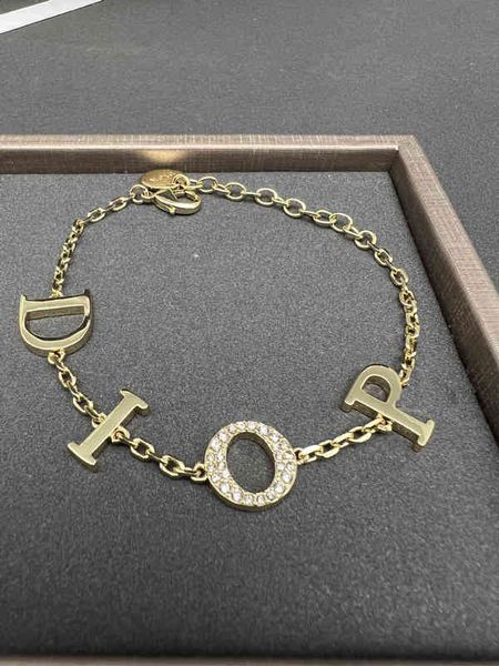 2022 women's fashion all-match high-quality new personality necklace brand wholesale dijia family letter bracelet earrings super versat, Silver
2022 women's fashion all-match high-quality new personality necklace brand wholesale dijia family letter bracelet earrings super versat, Silver