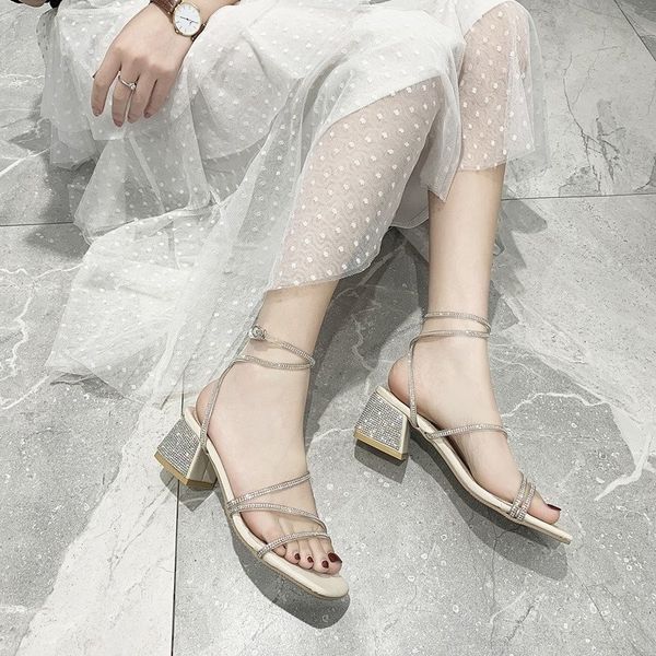 5.5cm sandals summer korean version round head thick high-heeled fashion buckle wedding shoes women's w220419, Black
5.5cm sandals summer korean version round head thick high-heeled fashion buckle wedding shoes women's w220419, Black