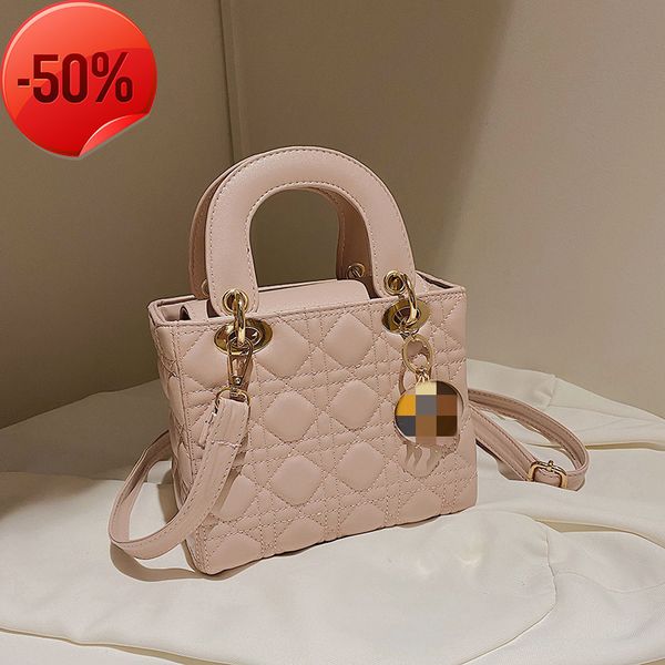 the factory directly live broadcast goods 2022 new women's fashion embroidered thread princs diana msenger bag handbag
the factory directly live broadcast goods 2022 new women's fashion embroidered thread princs diana msenger bag handbag