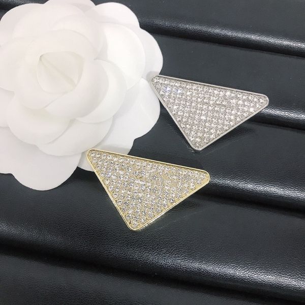 2022 european and american letter brooches full of diamonds with all kinds of accessories 2 colors optional fast delivery, Gray
2022 european and american letter brooches full of diamonds with all kinds of accessories 2 colors optional fast delivery, Gray