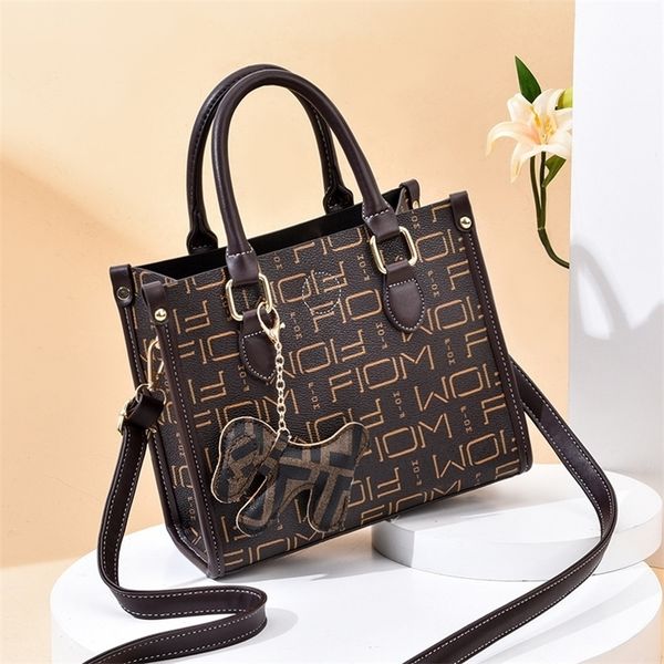 women's new fashion printing large capacity one hand messenger fashion clearance outlet sale
women's new fashion printing large capacity one hand messenger fashion clearance outlet sale