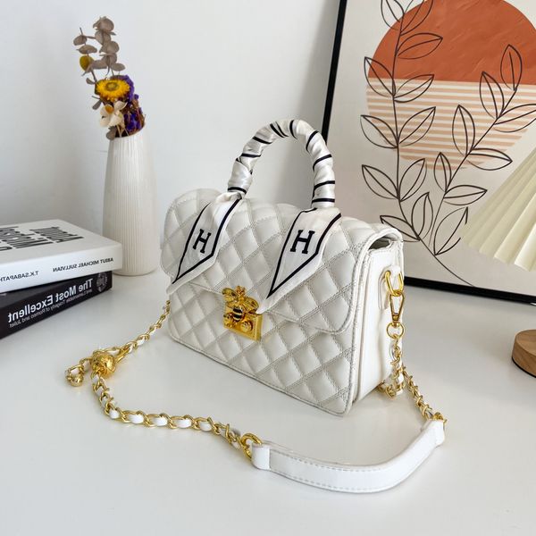 new designer bags high value lingge chain leisure women's portable large capacity fashion niche design foreign style single shoulder me
new designer bags high value lingge chain leisure women's portable large capacity fashion niche design foreign style single shoulder me