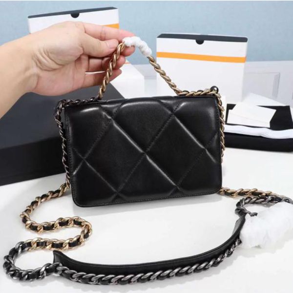 designer bags black crossbody bag new gold label logo gold silver chain retro classic 19cm
designer bags black crossbody bag new gold label logo gold silver chain retro classic 19cm