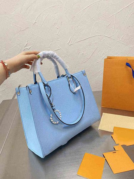 35cm women designers handbags latest onthego crossbody bags 2021 summer gradient color large-capacity mommy shopping bag fashion tote
35cm women designers handbags latest onthego crossbody bags 2021 summer gradient color large-capacity mommy shopping bag fashion tote