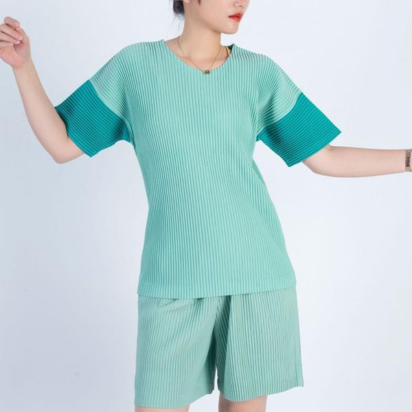 women's t-shirt miyake pleated summer loose short-sleeved color-blocking round neck temperament commuter women's t-shirtwomen', White
women's t-shirt miyake pleated summer loose short-sleeved color-blocking round neck temperament commuter women's t-shirtwomen', White