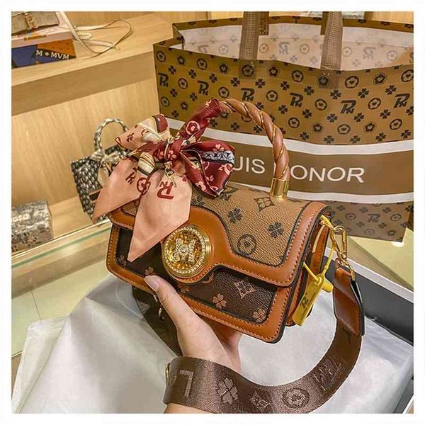 factory super discount 70% off lucky turn silk scarf small square bag retro handbag women's old flower versatile one shoulder bag
factory super discount 70% off lucky turn silk scarf small square bag retro handbag women's old flower versatile one shoulder bag