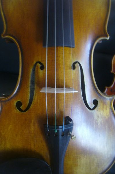 4/4 size violin antique old style guarneri model 1741 violin no. 0609
4/4 size violin antique old style guarneri model 1741 violin no. 0609