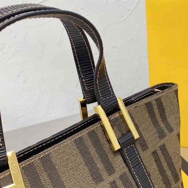 luxury saddle crossbody fends bags for womens multicolor handbag designer sling bag baguette tote shoulder purses woman 7a fashion wallet 8m
luxury saddle crossbody fends bags for womens multicolor handbag designer sling bag baguette tote shoulder purses woman 7a fashion wallet 8m