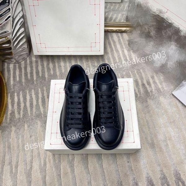 2022 designer luxury men women casual shoes boots fabric suede effect calfskin nylon reflective sneakers velvet mixed fiber fashion quality, Black
2022 designer luxury men women casual shoes boots fabric suede effect calfskin nylon reflective sneakers velvet mixed fiber fashion quality, Black