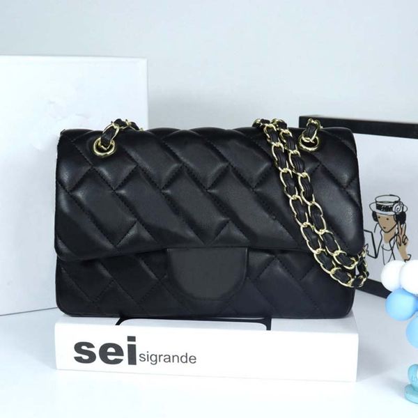 the new leather small fragrant wind diamond chain one shoulder crossbody bags golden ball square fat women's bag sheepskin mini square
the new leather small fragrant wind diamond chain one shoulder crossbody bags golden ball square fat women's bag sheepskin mini square