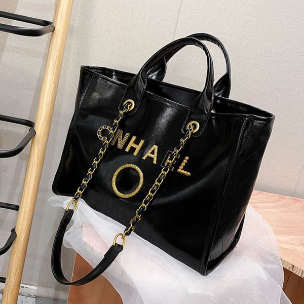 luxury designer classic handbags women's beach bags brand ch metal badge tote bag small mini evening handbag female capacity large leat, Black;red
luxury designer classic handbags women's beach bags brand ch metal badge tote bag small mini evening handbag female capacity large leat, Black;red
