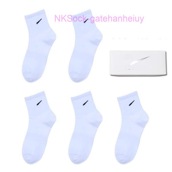 classic fashion men's socks gift box stockings hook brand black white gray medium tube sports cotton sweat absorbing sock men women lux
classic fashion men's socks gift box stockings hook brand black white gray medium tube sports cotton sweat absorbing sock men women lux