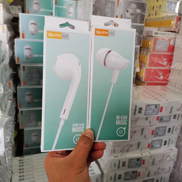 3.5mm hifi earphones in ear wired headsets handsheadphones with mic for s7 s8 s9 with package
3.5mm hifi earphones in ear wired headsets handsheadphones with mic for s7 s8 s9 with package