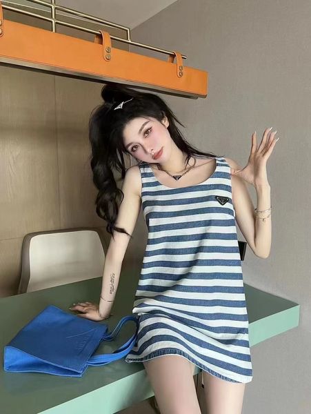 2022 women's designer jumpsuit, stylish navy blue striped sundress, Black;white
2022 women's designer jumpsuit, stylish navy blue striped sundress, Black;white