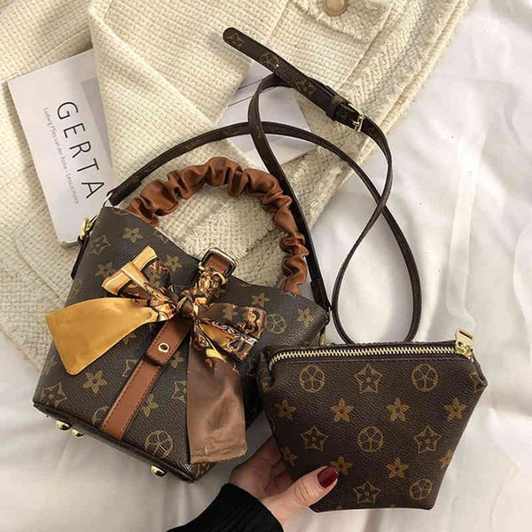 65% outlet online sales children's and mother's high sense women's foreign style handbag versatile net red one shoulder bucke
65% outlet online sales children's and mother's high sense women's foreign style handbag versatile net red one shoulder bucke