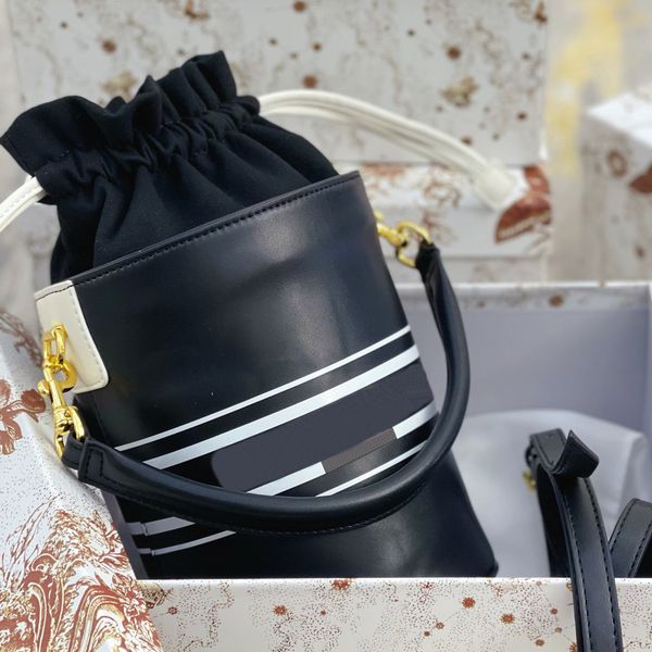 cross body luxurys handbags designers bags shoulder cosmetic bucket bag handbag messenger women totes fashion classic clutch pretty 003
cross body luxurys handbags designers bags shoulder cosmetic bucket bag handbag messenger women totes fashion classic clutch pretty 003