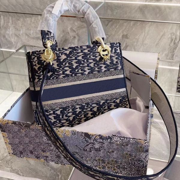 embroidery designer bags fashion ladies handbags shoulder bag tiger pattern shopping casual elling famous practical totes crossbody clutch
embroidery designer bags fashion ladies handbags shoulder bag tiger pattern shopping casual elling famous practical totes crossbody clutch