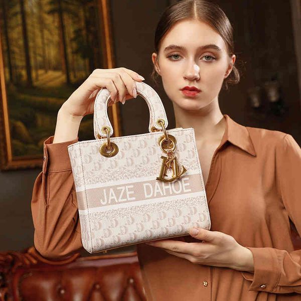 fashion new ladies luxury brand bag designer hong kong versatile foreign style women's portable one shoulder msenger
fashion new ladies luxury brand bag designer hong kong versatile foreign style women's portable one shoulder msenger
