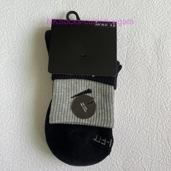fashion men classic socks hook brand color stitched men's women's long tube sports training sock street couple middle tubes luxury, Black
fashion men classic socks hook brand color stitched men's women's long tube sports training sock street couple middle tubes luxury, Black