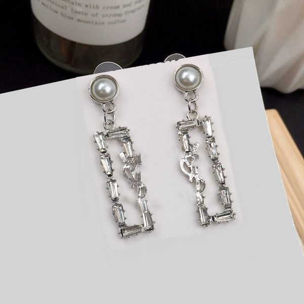 charm 18k gold plated 925 silver luxury designer alphabet geometric women's round crystal rhinestone pearl dgearrings wedding party jew, Golden
charm 18k gold plated 925 silver luxury designer alphabet geometric women's round crystal rhinestone pearl dgearrings wedding party jew, Golden