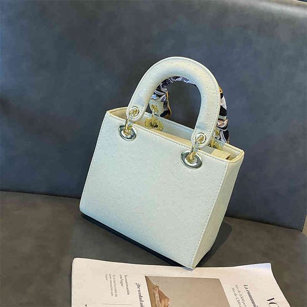hong kong light luxury 2022 new high-end leisure ostrich pattern portable princs of wal single shoulder bag msenger small square bag
hong kong light luxury 2022 new high-end leisure ostrich pattern portable princs of wal single shoulder bag msenger small square bag