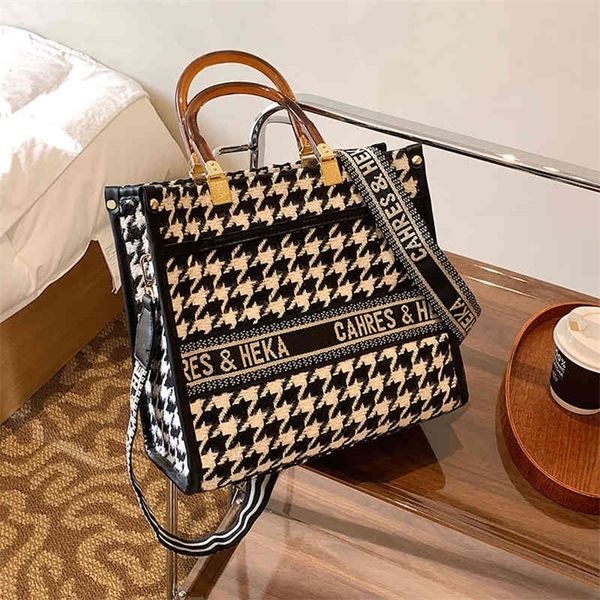 68% off 60% off fashion versatile tote large capacity one shoulder messenger hand new women's bag
68% off 60% off fashion versatile tote large capacity one shoulder messenger hand new women's bag