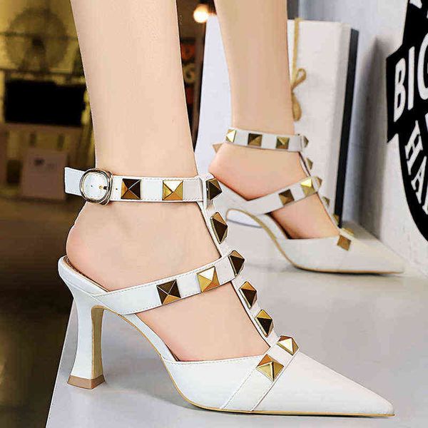 bigtree shoes metal rivets woman sandals roman style high-heeled summer kitten heels women pumps party 2022 220531, Black
bigtree shoes metal rivets woman sandals roman style high-heeled summer kitten heels women pumps party 2022 220531, Black