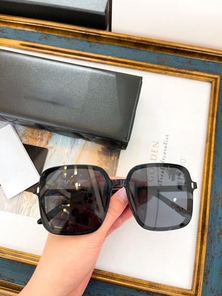 oversized frame sunglasses female 2022 new trendy round face slimming ins fashion mirror anti-purple line ch0722, White;black
oversized frame sunglasses female 2022 new trendy round face slimming ins fashion mirror anti-purple line ch0722, White;black