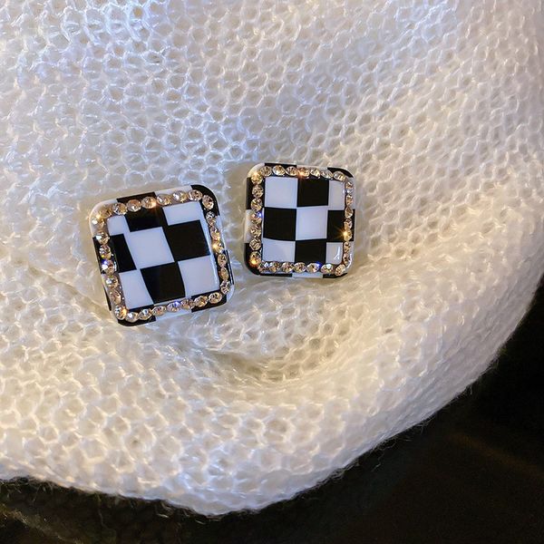 925 silver stud rhinestone-encrusted geometric plaid ear hook earrings european and american fashion vintage eardrop personality autumn and, Golden
925 silver stud rhinestone-encrusted geometric plaid ear hook earrings european and american fashion vintage eardrop personality autumn and, Golden