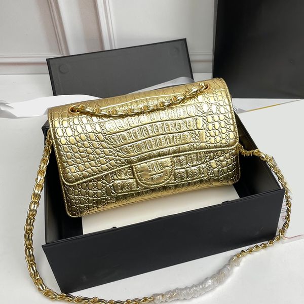 women's brand designers shoulder bags 2023 fashion quality calfskin envelope wrapped gold/black/silver metal chain crossbody bag factor
women's brand designers shoulder bags 2023 fashion quality calfskin envelope wrapped gold/black/silver metal chain crossbody bag factor