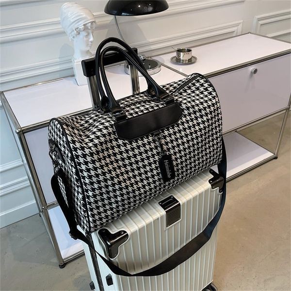 travel bag women's large capacity hand light boarding luggage waiting for delivery fitness
travel bag women's large capacity hand light boarding luggage waiting for delivery fitness