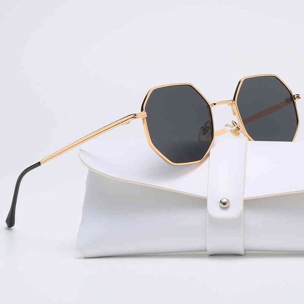 brand digner square sunglass women vintage retro small frame sun glass female fashion luxury polygon oculos de sol, White;black
brand digner square sunglass women vintage retro small frame sun glass female fashion luxury polygon oculos de sol, White;black