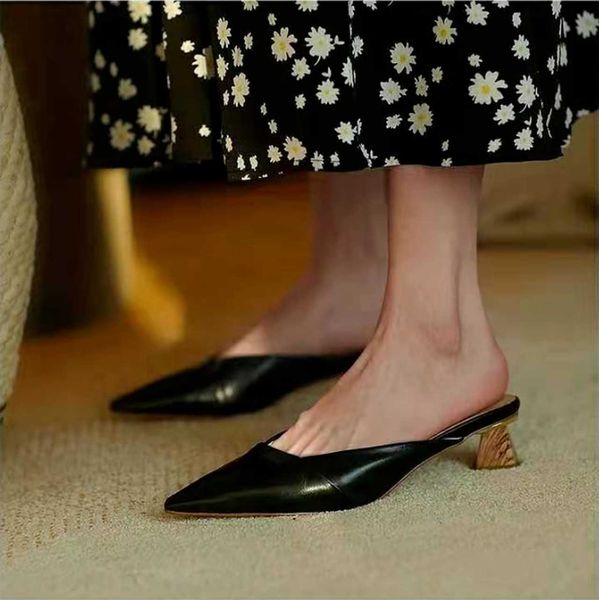 classic luxury paris mid-heel fashion muller shoes pointed toe sandals 2022 retro baotou half slippers thick heels black zapatillas mujer de
classic luxury paris mid-heel fashion muller shoes pointed toe sandals 2022 retro baotou half slippers thick heels black zapatillas mujer de