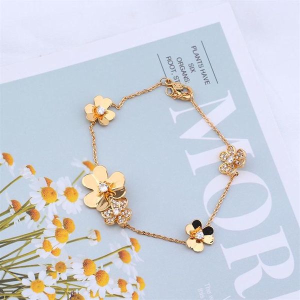 golden flowers bracelet women luxury clover bracelets designer party wedding crystal jewelry charm2809, Golden;silver
golden flowers bracelet women luxury clover bracelets designer party wedding crystal jewelry charm2809, Golden;silver