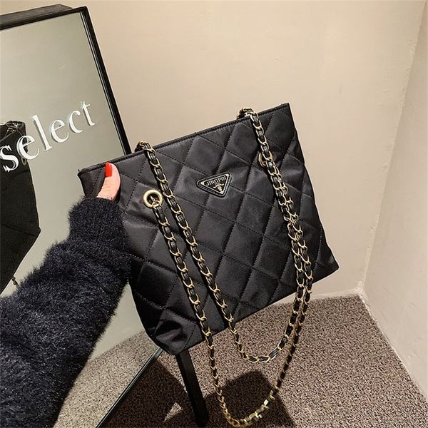 fashion small fragrance large capacity women's luggage new personalized rhombic chain single messenger obie design purses online
fashion small fragrance large capacity women's luggage new personalized rhombic chain single messenger obie design purses online