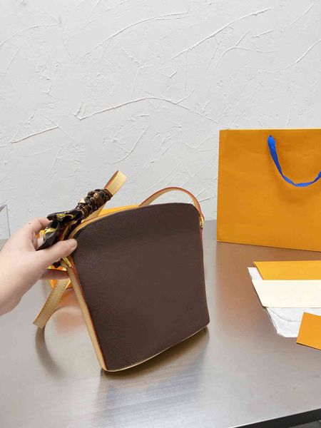 women luxurys designers shoulder bags handbag crossbody tote leather messenger classic vintage shell fashion designer lady wallet 1110 onthe
women luxurys designers shoulder bags handbag crossbody tote leather messenger classic vintage shell fashion designer lady wallet 1110 onthe
