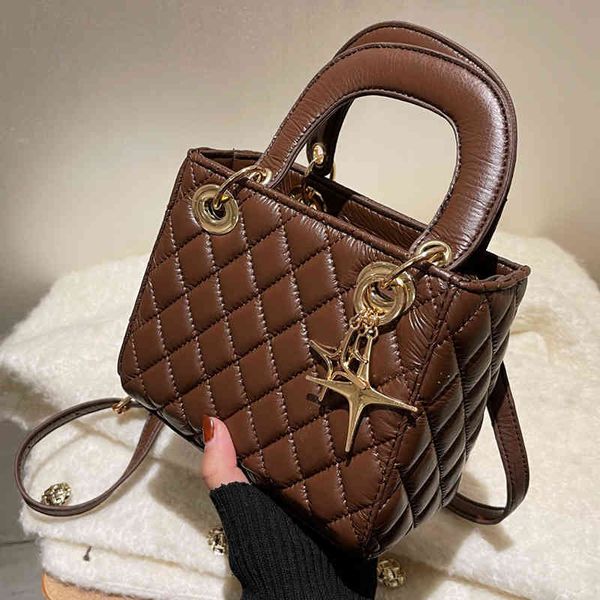 minority design autumn and winter 2022 new trendy lingge hand small single shoulder messenger women's diana bag luxury designer
minority design autumn and winter 2022 new trendy lingge hand small single shoulder messenger women's diana bag luxury designer
